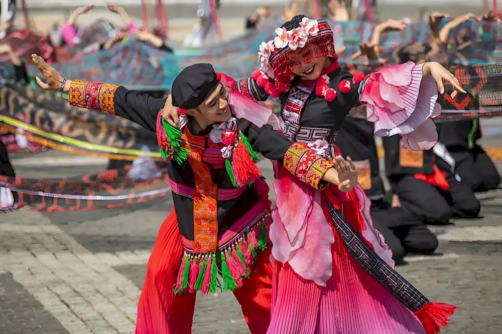 When participating in the Sapa Love Market, visitors will be immersed in the atmosphere with traditional dances